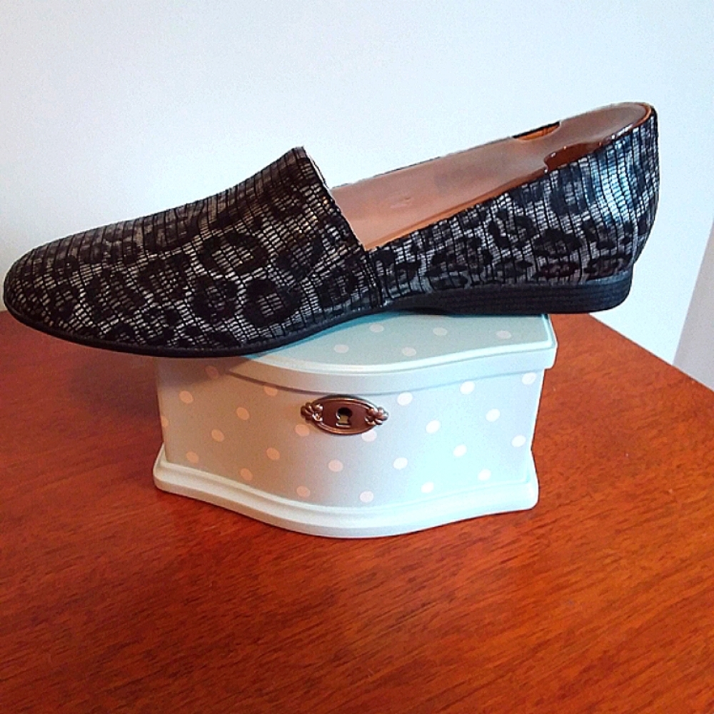 *DANSKO* NWT Larisa Leopard Flats
